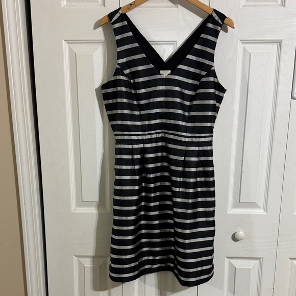 J Crew Black and Gray Striped V-neck Sleeveless Cocktail Dress Pockets size 12 - Picture 3 of 11